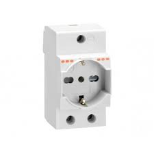 PRIZĂ PE DIN REICA 2P+E 16A P1X7 LOVATO